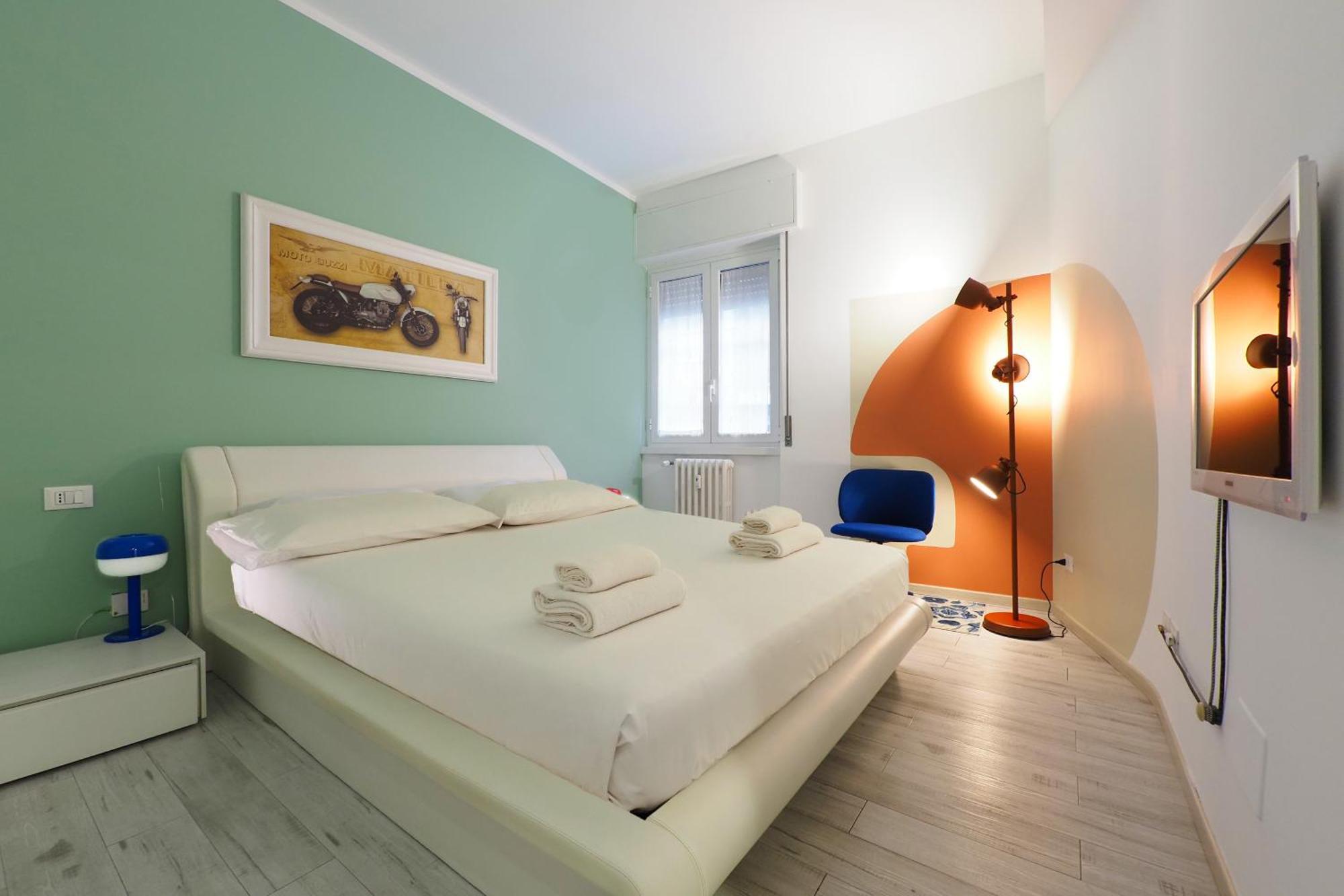 Mila Lux Lodi, Milan